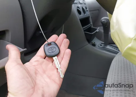 2005 Toyota Corolla Ce/Le/S z USA, uszkodzony, nr VIN 2T1BR32E15C495668